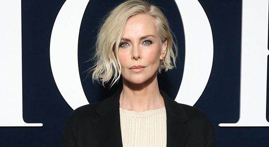 La star de Doctor Strange, Charlize Theron, partage une mise à jour sur l'avenir de Marvel