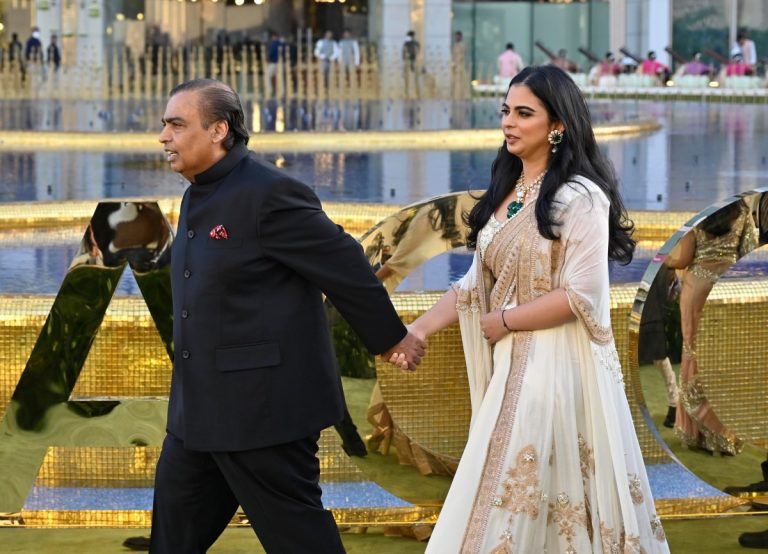 Reliance d’Ambani cible le commerce électronique de mode indien avec un modèle à faible coût