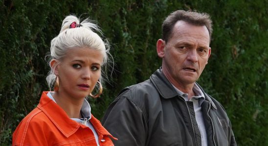 Spoilers d'EastEnders - Perry Fenwick met en garde contre la sortie "la plus triste de tous les temps"