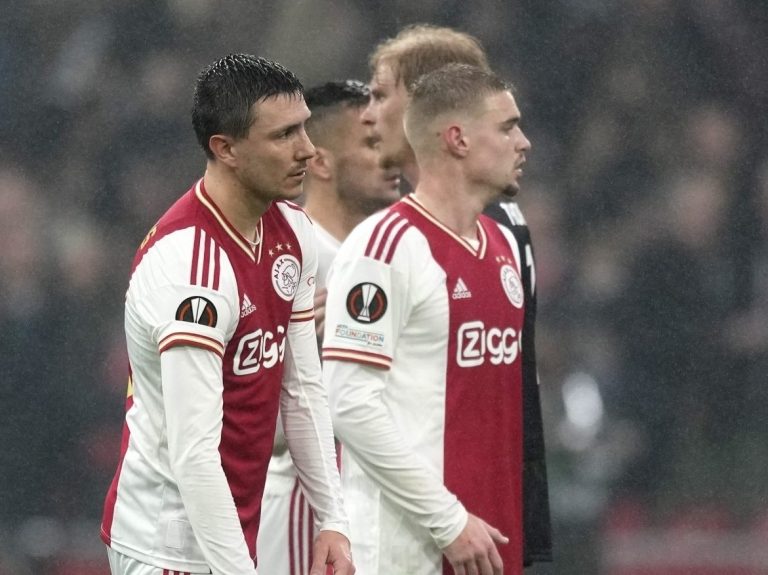 L’Ajax décline l’invitation à honorer l’équipe féminine en raison de l’échec de l’équipe masculine