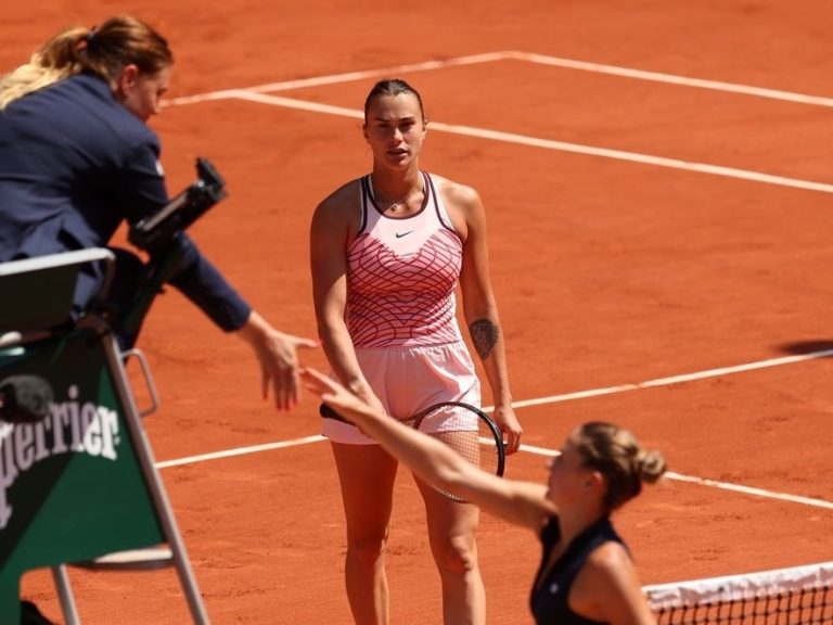 L’Ukrainien Kostyuk hué à Roland-Garros après l’absence de poignée de main avec le Biélorusse Sabalenka à cause de la guerre