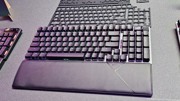 Le nouveau clavier de jeu sans fil d’Asus a des commutateurs personnalisés, une mousse d’amortissement