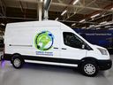 Une fourgonnette Ford E-Transit.