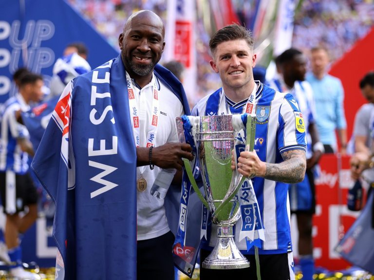 Le vainqueur de Josh Windass obtient la promotion de Sheffield Wednesday au championnat