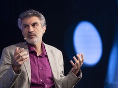 Le gourou de l'IA Yoshua Bengio déclare que la réglementation est trop lente et met en garde contre les menaces 