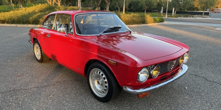 1972 Alfa Romeo GTV 2000 est notre choix d’enchères du jour