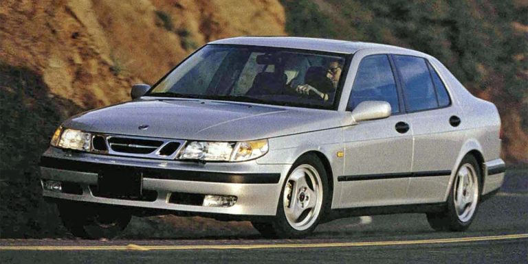 1999 Saab 9-5 s’en tient à la formule