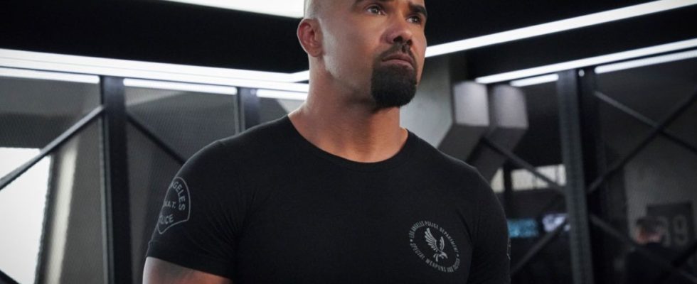 Shemar Moore in a SWAT t-shirt on SWAT.