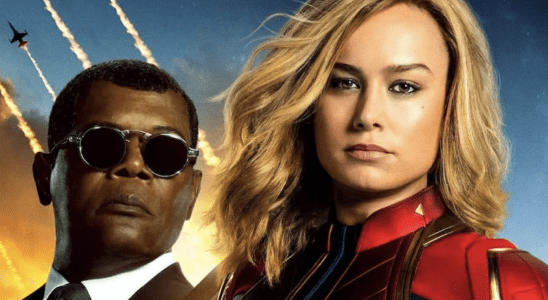 Brie Larson stupéfaite dans une robe blanche et Samuel L. Jackson a continué d'être son homme hype n ° 1