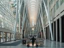 L'atrium du complexe de bureaux Brookfield Place dans le quartier financier de Toronto.