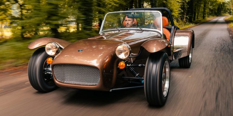 Caterham électrique à deux places en route : rapport