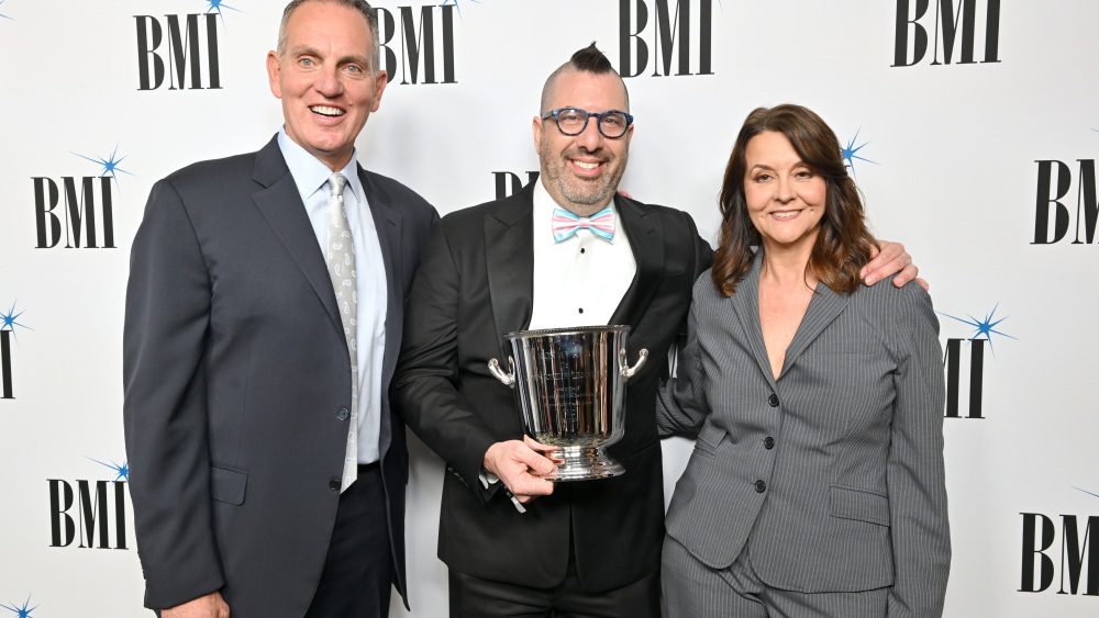 Christopher Lennertz reçoit le prix de la meilleure composition aux BMI Film, TV, Visual Media Awards 2023 Les plus populaires doivent être lus Inscrivez-vous aux newsletters Variety Plus de nos marques
	
	
