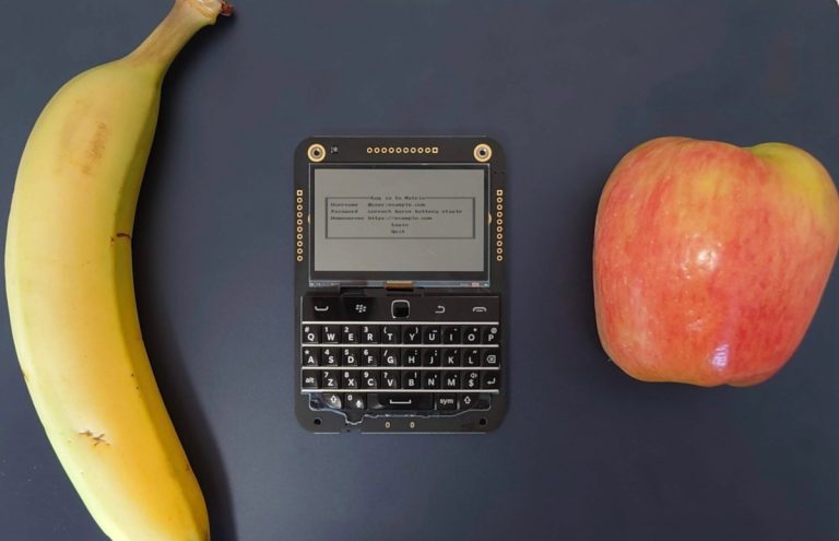 D’accord, mais que diriez-vous d’un appareil Raspberry Pi avec un clavier BlackBerry conçu pour Beeper ?