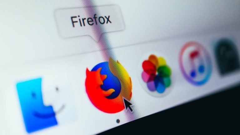 Firefox pourrait un jour être capable de détecter les faux avis écrits par ChatGPT