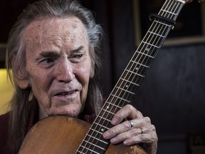 Gordon Lightfoot dans sa salle de musique de sa maison Bridle Path à Toronto, le 4 février 2020.