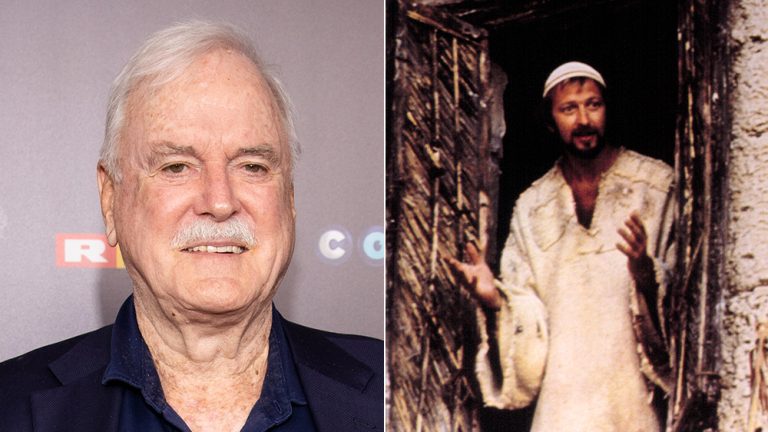 John Cleese ne coupera pas la scène controversée de "La vie de Brian" pour l'adapter sur scène : "Tout d'un coup, nous ne pouvons pas le faire car cela offensera les gens"
	
	
