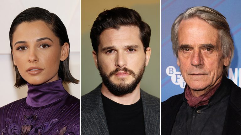 Kit Harington, Naomi Scott, Jeremy Irons Romance Epic "Eternal Return" sur le marché de Cannes (EXCLUSIF) Les plus populaires doivent être lus Inscrivez-vous aux newsletters Variety Plus de nos marques
	
	
