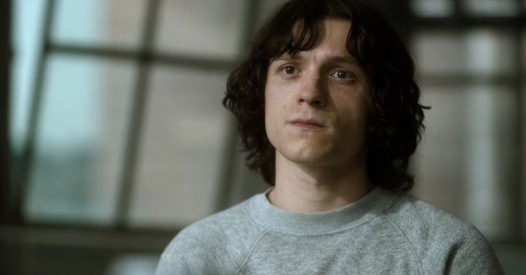 La bande-annonce de The Crowded Room de Tom Holland est pleine de mystères, mais aussi cette coupe de cheveux
