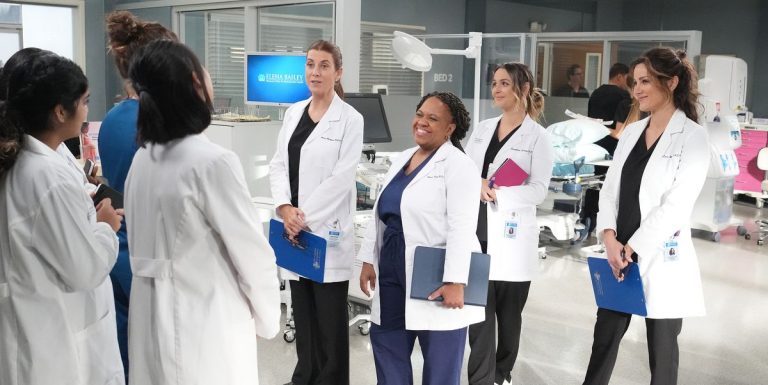 La patronne de Grey's Anatomy, Shonda Rhimes, taquine l'avenir de la série

