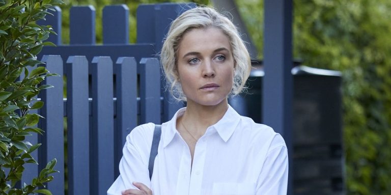 La star de Home and Away, Juliet Godwin, taquine "une touche amusante" pour Bree

