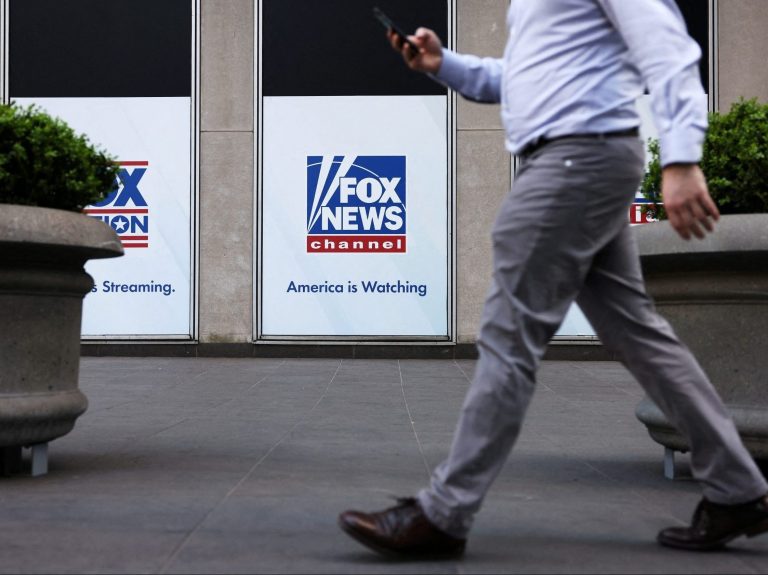 Le CRTC envisage d’interdire Fox News après une plainte d’un groupe LGBTQ2