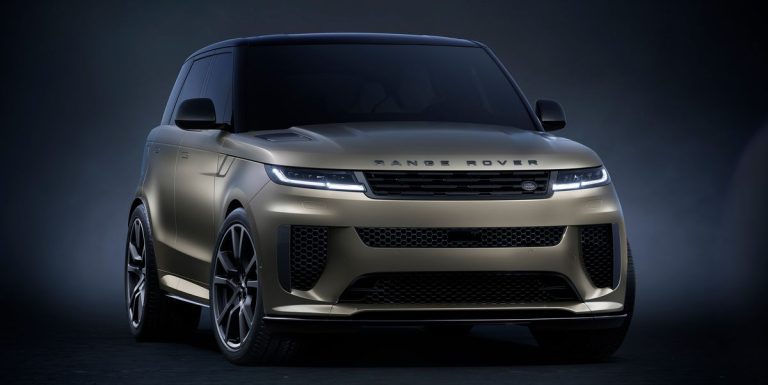 Le Range Rover Sport SV 2024 arrive avec 626 chevaux