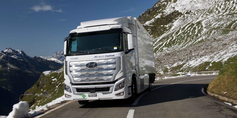 Le camion Hyundai XCIENT de classe 8 donne à l’hydrogène un endroit où briller