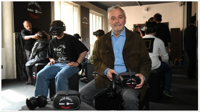 Le cinéma Anteo de Milan et le cinéma RAI lancent le premier espace VR d'Italie dans une salle de cinéma.
	
	
