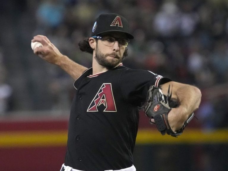 Le lanceur des Diamondbacks tue accidentellement un oiseau avec un lancer d’avant-match