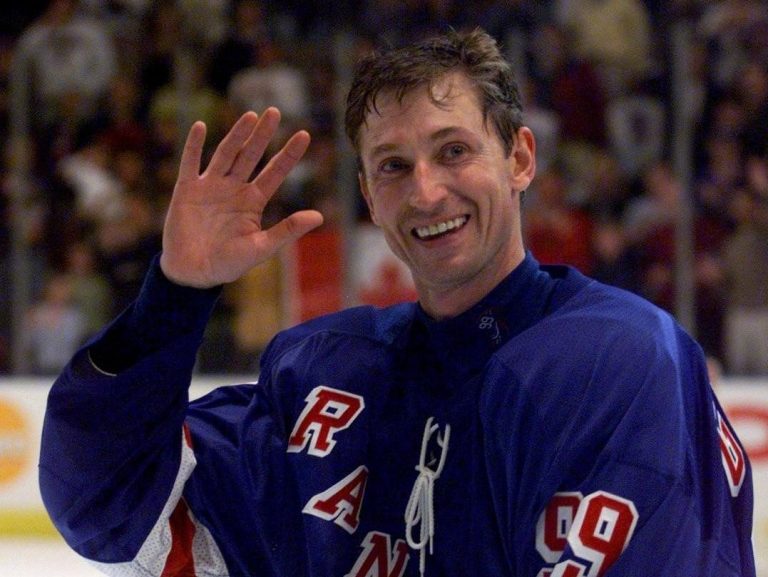 Le maillot de Wayne Gretzky du dernier match de la LNH semble remporter une enchère record