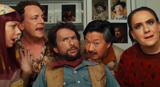 Le paradis des imbéciles de Charlie Day est le résultat d'années de travail et d'une collaboration de premier plan