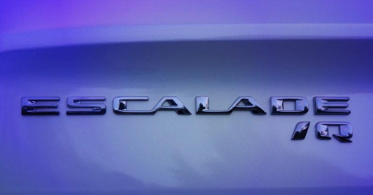 Le premier Escalade entièrement électrique rejoint la gamme de véhicules électriques de Cadillac plus tard cette année