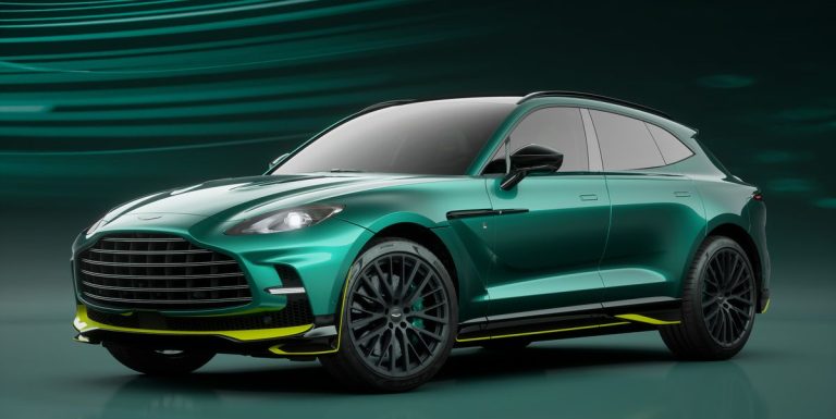 L’édition 2023 de l’Aston Martin DBX 707 AMR23 est destinée aux riches fans de F1