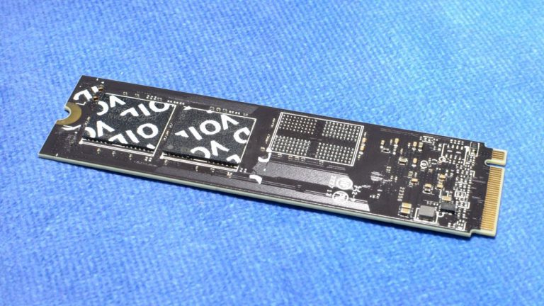 Les SSD PCIe 5.0 génèrent des erreurs, s’éteignent sans refroidisseur : correction en cours de route