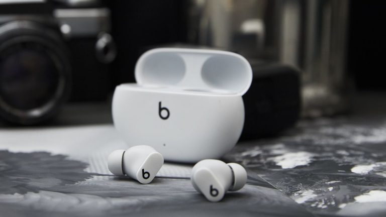 Les écouteurs Beats Studio Buds Plus non annoncés font leur apparition dans les magasins