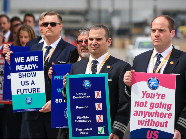 Les pilotes de WestJet pourraient faire grève dès mardi alors que les pourparlers traînent en longueur