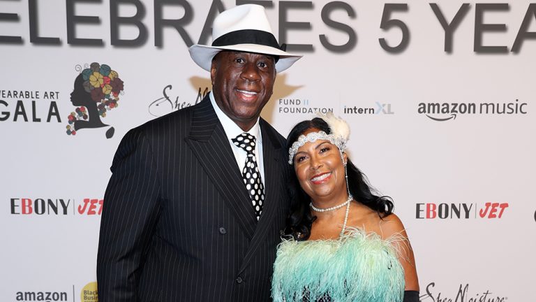 Magic et Cookie Johnson seront honorés au Elizabeth Taylor Ball to End AIDS
	
	
