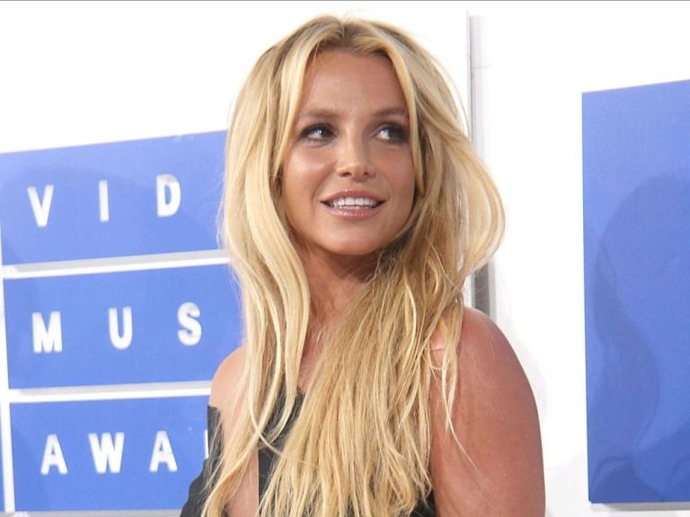 « NERVOUS A-LISTERS »: les mémoires explosives de Britney Spears auraient été retardées en raison de problèmes juridiques