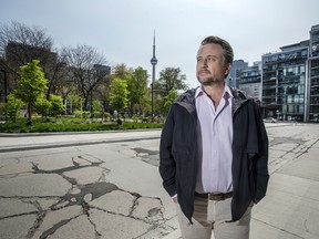 Le restaurateur torontois Erik Joyal affirme que le moral de l'industrie de la restauration oscille autour du point de désespoir en raison du manque de personnes au centre-ville après la pandémie.