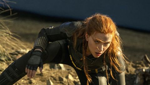 scarlett johansson comme natasha romanoff, veuve noire