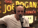 Joe Rogan pendant le podcast.