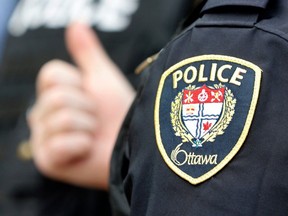 L'incident à Ottawa était la dernière escarmouche d'une controverse sur la présence de la police dans les écoles qui fait rage depuis des années à travers le pays.