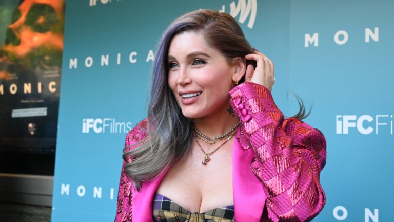 Trace Lysette, star de "Monica", déclare que le dépistage au centre communautaire LGBT de New York était "lourd" : "J'ai eu ma thérapie d'identité de genre il y a 20 ans"
	
	
