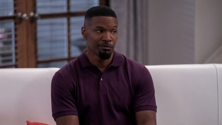 Un initié annonce de bonnes nouvelles sur Jamie Foxx quelques jours après que la star a rompu son silence pendant son hospitalisation
