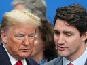 Le président américain Donald Trump s'entretient avec le Premier ministre Justin Trudeau lors du sommet de l'OTAN à Watford, en Grande-Bretagne, le 4 décembre 2019. (REUTERS/Kevin Lamarque)