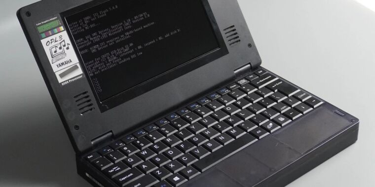 Un ordinateur portable AliExpress étrange avec processeur Intel 8088 vous ramènera à l’ère MS-DOS [Updated]