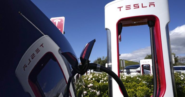 Une fuite de Tesla aurait révélé des milliers de plaintes concernant la sécurité du pilote automatique