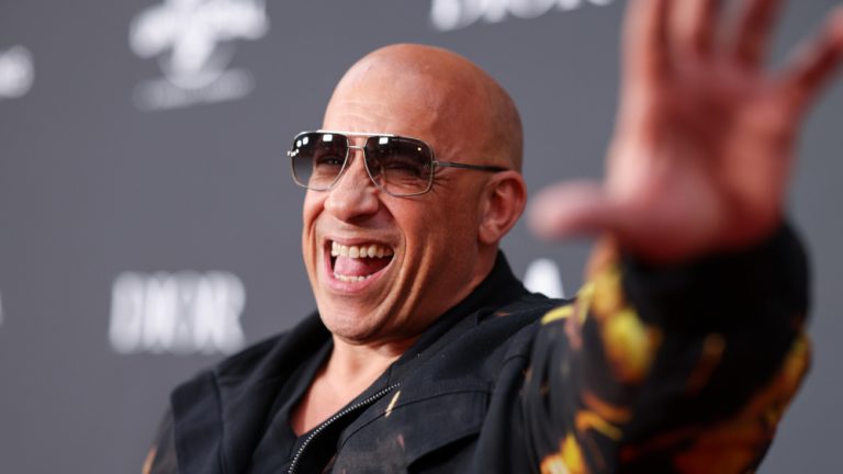 Vin Diesel dit que des retombées de "Fast & Furious" sont en préparation, y compris un film dirigé par une femme que le plus populaire doit lire
	
	
