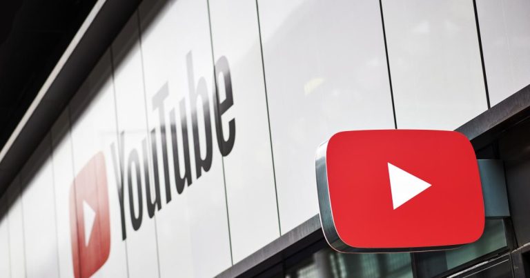 YouTube affiche toujours des publicités sur certaines vidéos de déni du changement climatique, selon les chercheurs