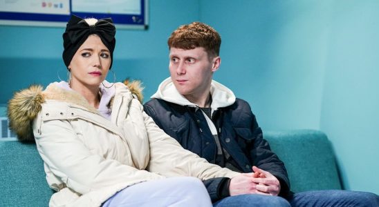 EastEnders change la séquence du titre pour le dernier épisode de Lola